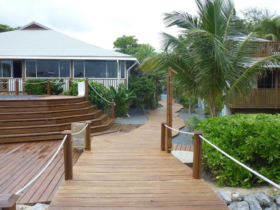 Wikkid Resort Dixon Cove Eksteriør billede