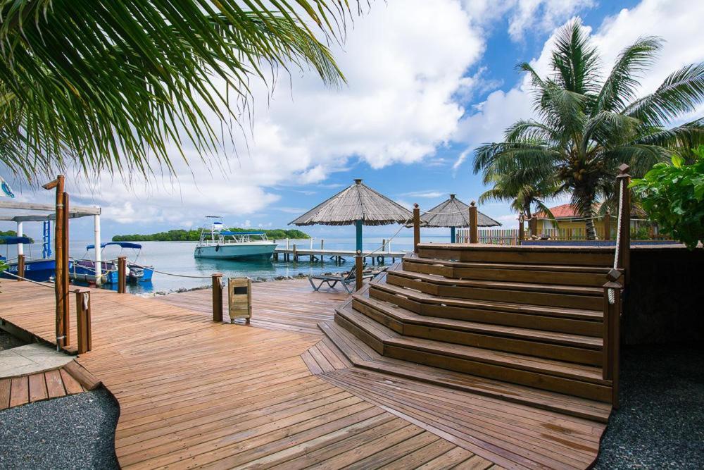 Wikkid Resort Dixon Cove Eksteriør billede