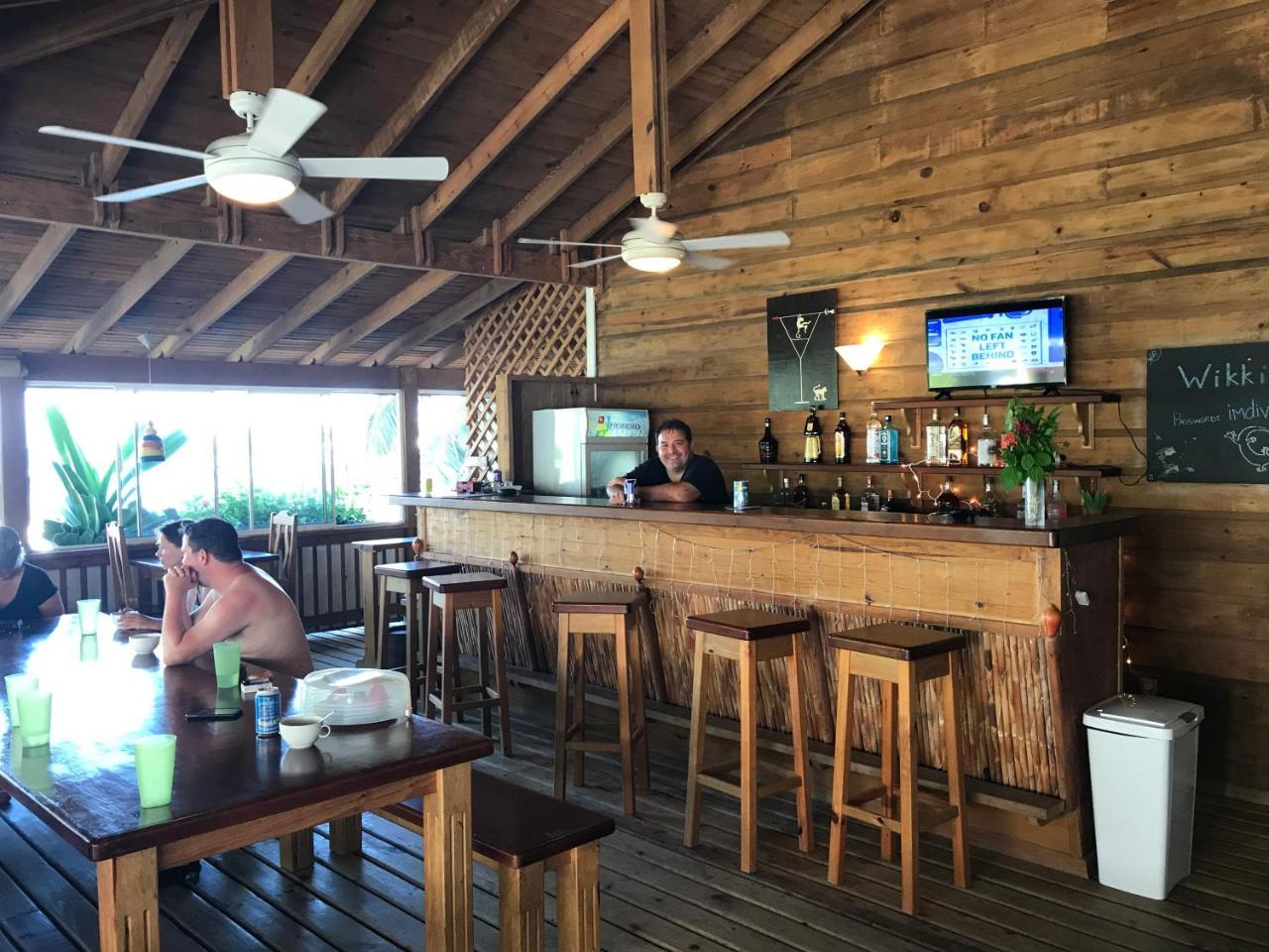 Wikkid Resort Dixon Cove Eksteriør billede